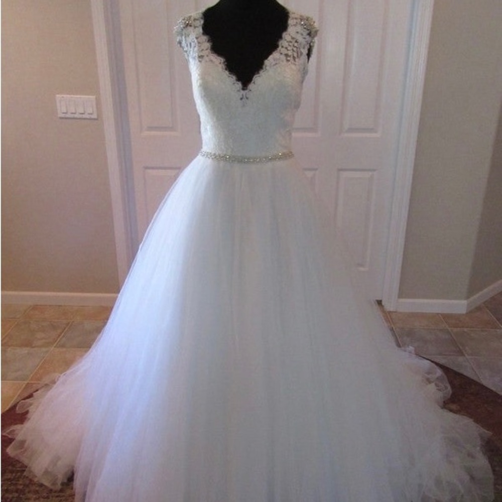 Allure Bridal Wedding Gown.